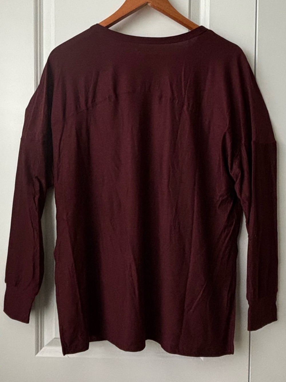 Old Navy Active Cloud 94 Soft Go-Dry LS Workout Top / Tunic Burgundy Medium - Picture 2 of 5